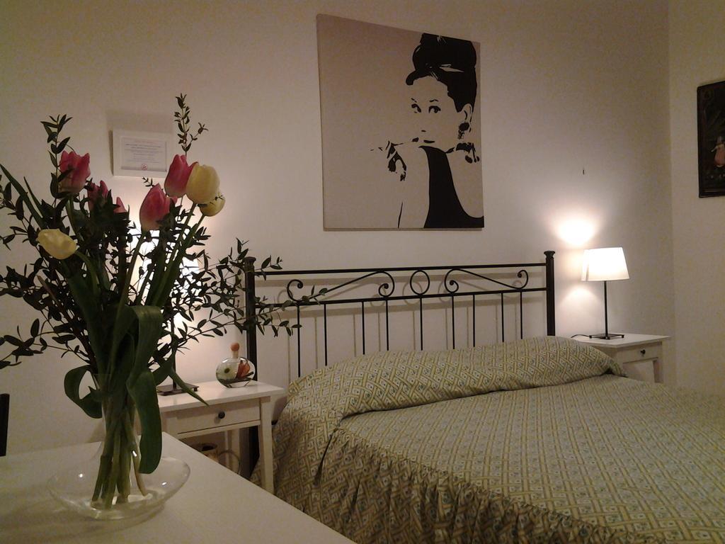 B&B Trastevere In Bed Рим Номер фото